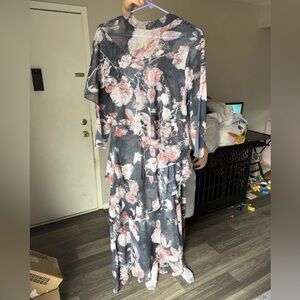 HEMANT & NANDITA Floral Long Sleeve Dress in Gray and Pink